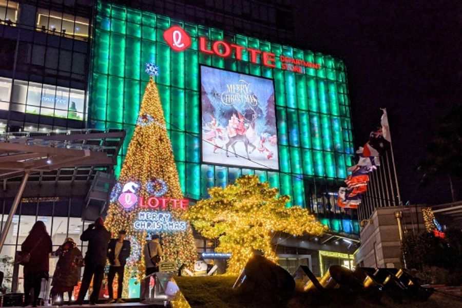 Lotte là trung tâm thương mại tích hợp nhiều dịch vụ đặc sắc mà bạn không nên bỏ lỡ vào Noel.