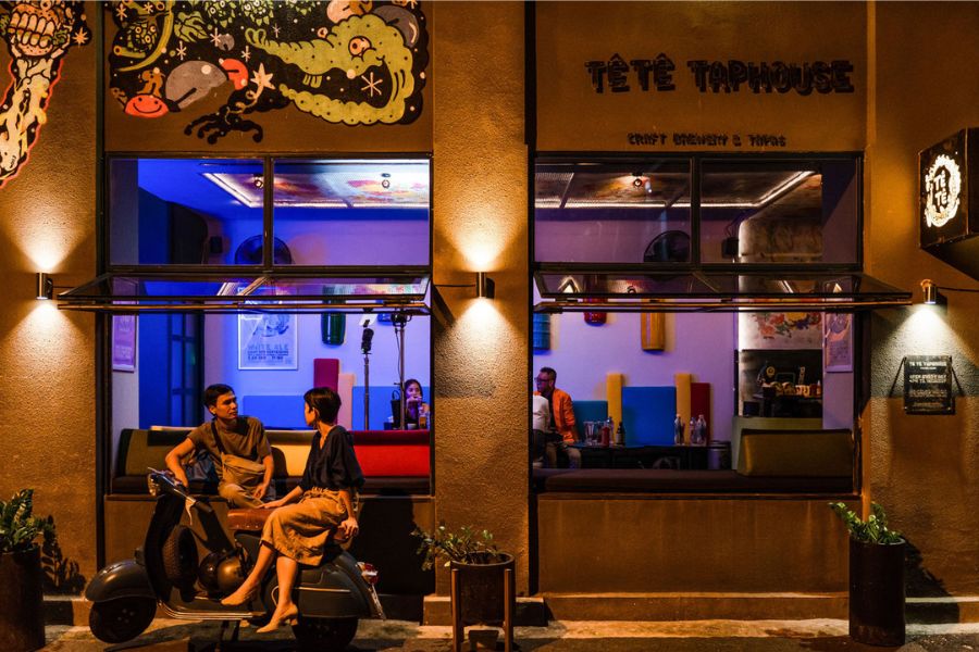 Tê Tê TapHouse là quán bia mang phong cách truyền thống của Tây Ban Nha.