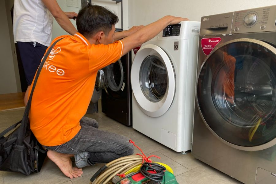 Đặt máy giặt ở vị trí cân bằng để khắc phục mã lỗi u3.
