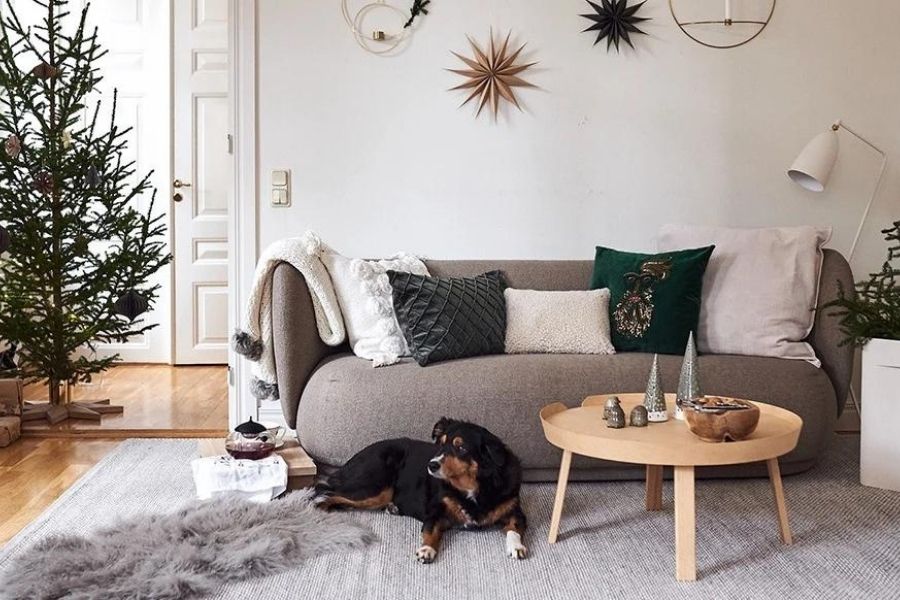 Phong cách trang trí phòng khách tối giản phù hợp với người ưa thích sự đơn giản.