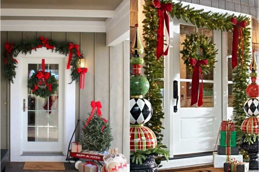 Mẫu trang trí Noel tại nhà cho cửa ra vào với các nhành thông tạo cảm giác ấm cúng và tươi mới.
