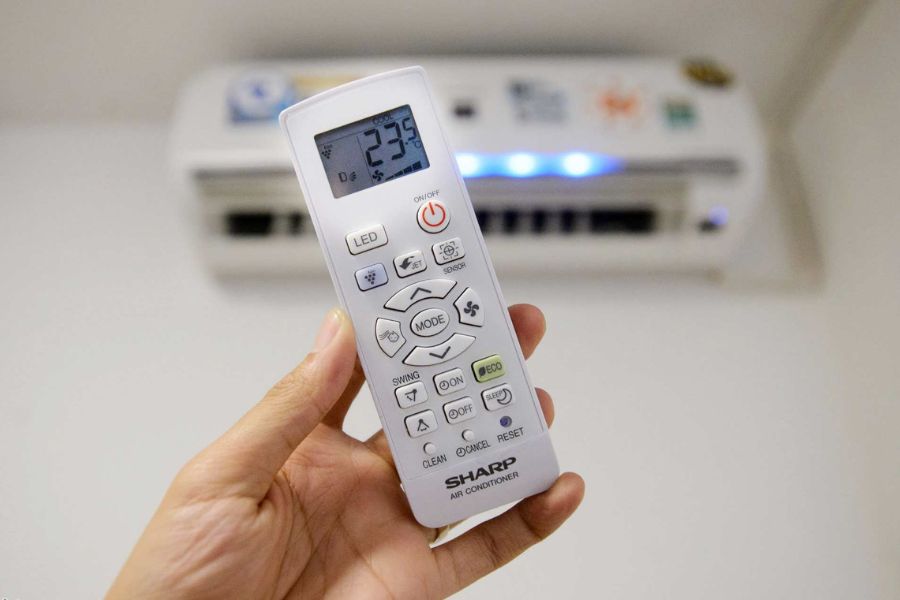 Bật/tắt chế độ ECO bằng cách sử dụng remote máy lạnh.