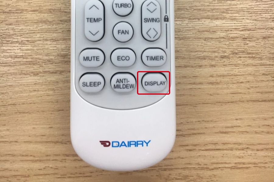 Tương tự, nút Display điều hòa Dairry cũng dùng để tắt/bật màn hình Led.