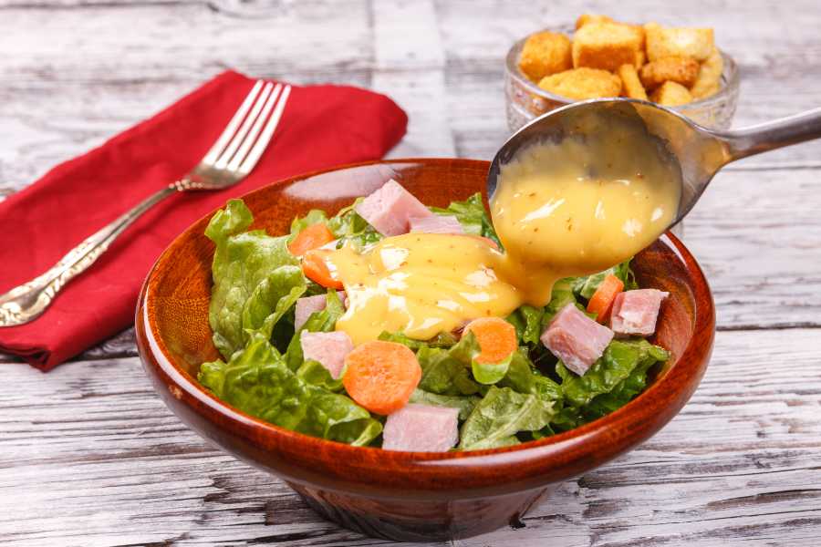 Món salad giăm bông có vị ngon và cung cấp đầy đủ dưỡng chất cho bà bầu.