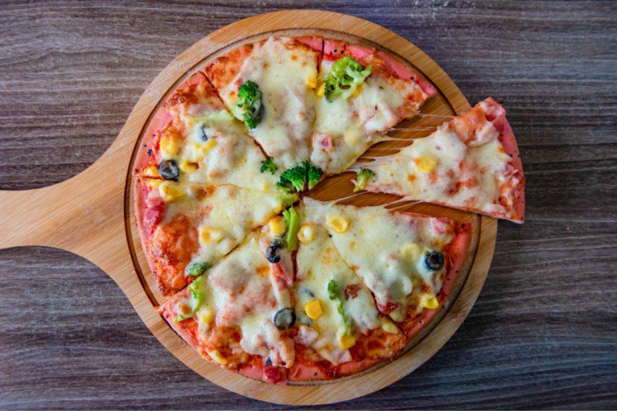Pizza chứa hàm lượng lớn calo cho cơ thể.