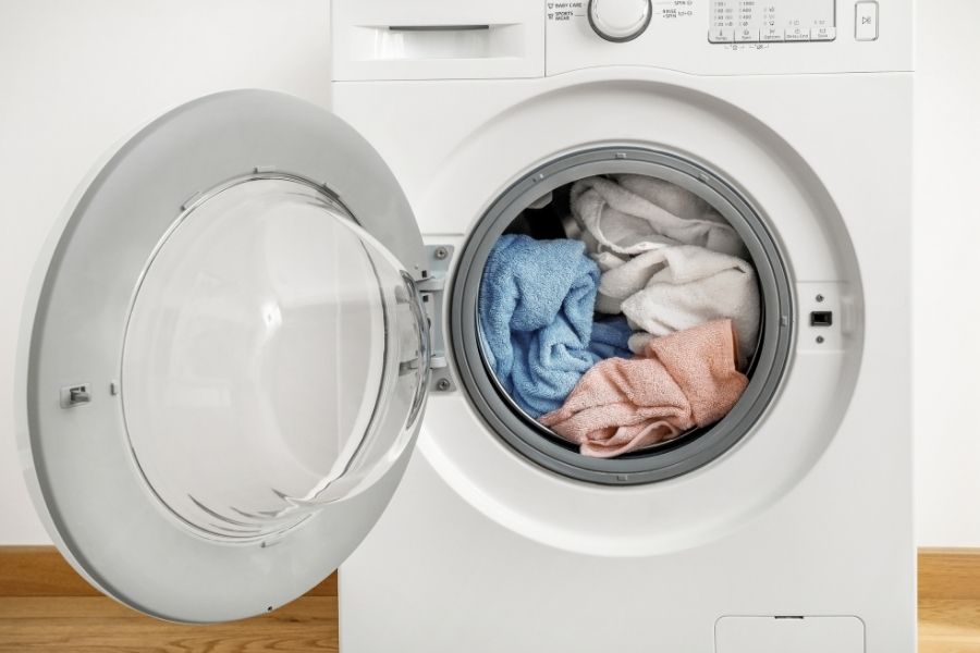Chế độ giặt nước nóng có nhiều lợi ích cho công việc giặt giũ.