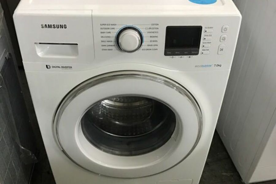 Công nghệ Digital Inverter trên máy giặt Samsung giúp tiết kiệm điện năng.