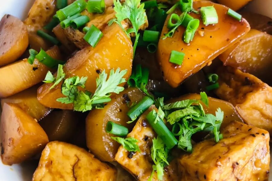 Củ cải và khuôn đậu kho chay vô cùng bắt cơm trong mỗi bữa ăn