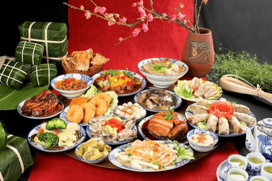 Cúng tất niên vào chiều 30 Tết.