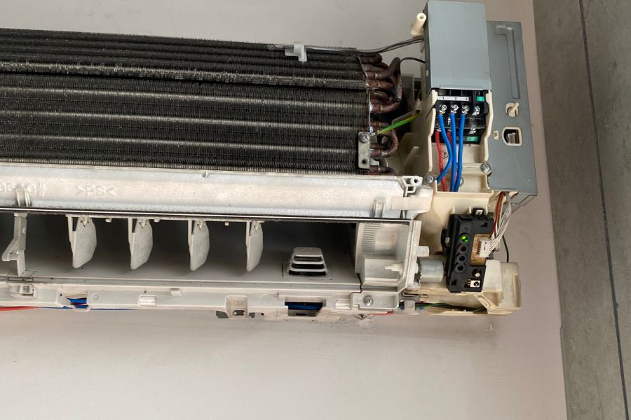Máy lạnh Digital Inverter trang bị chức năng tự làm sạch.