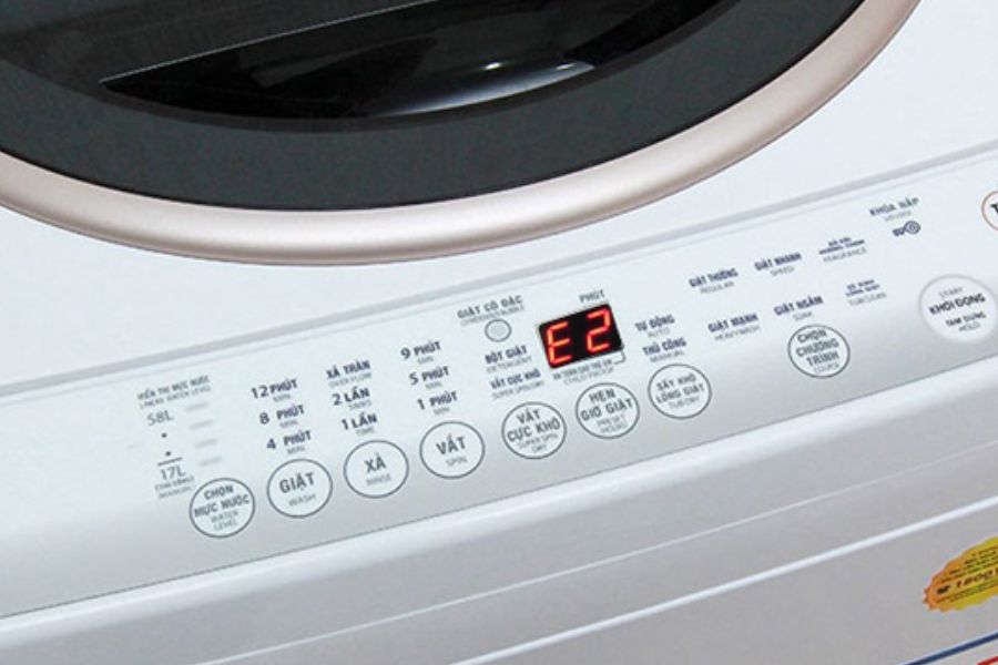 Mã lỗi E2 máy giặt Sanyo thường xuất hiện trước khi bắt đầu chương trình vắt.