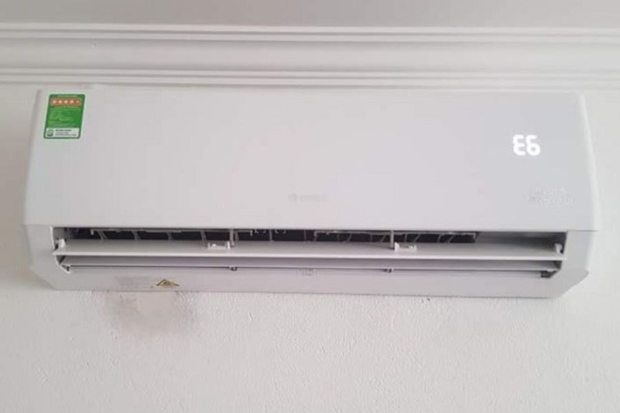 Lỗi E6 trên máy lạnh Gree thường liên quan đến sự cố trong dây tín hiệu giữa dàn nóng và dàn lạnh.