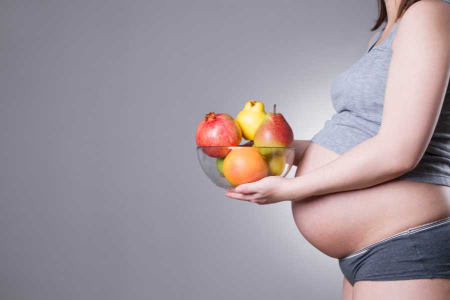 Các mẹ bầu cần cẩn trọng trong chế độ ăn uống ở 3 tháng cuối thai kỳ.
