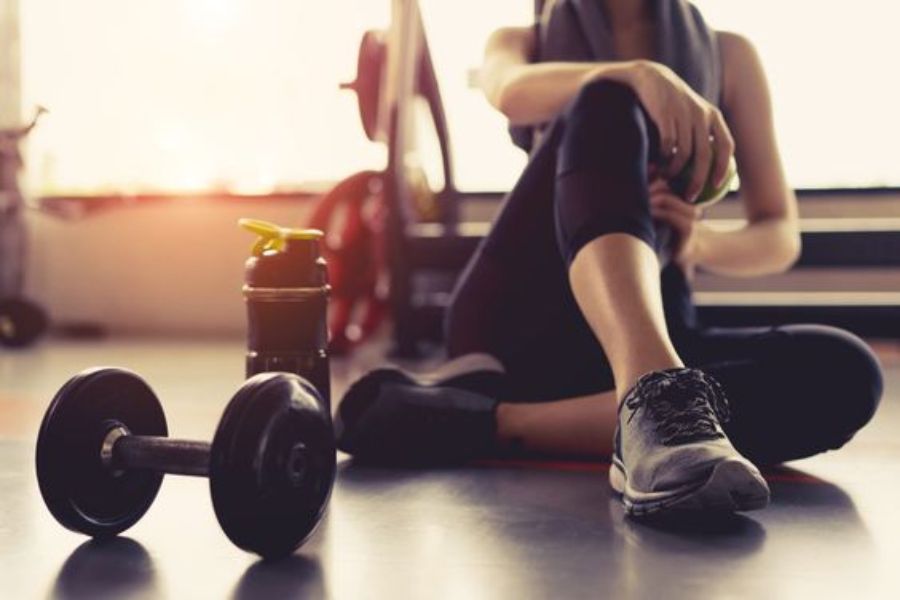 Bạn nên kết hợp luyện tập thể thao sau khi dùng thức ăn nhanh để cơ thể thêm khỏe mạnh.