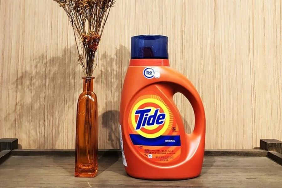 Thay đổi mùi hương bằng cách chuyển qua sử dụng nước giặt Tide Original.