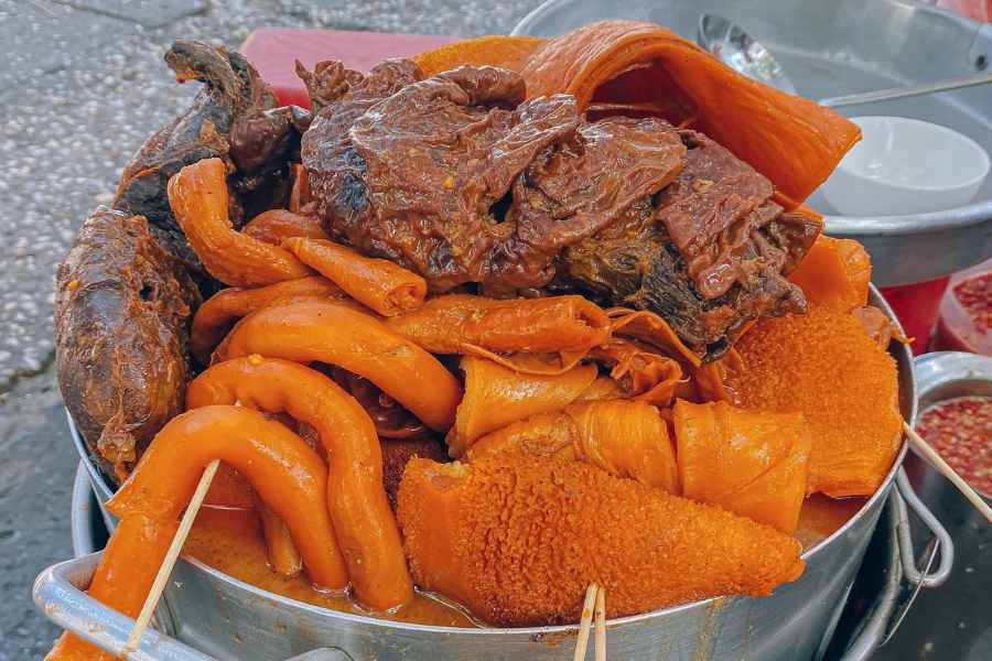 Phá lấu bò là một món ăn truyền thống của người dân Nam Bộ.