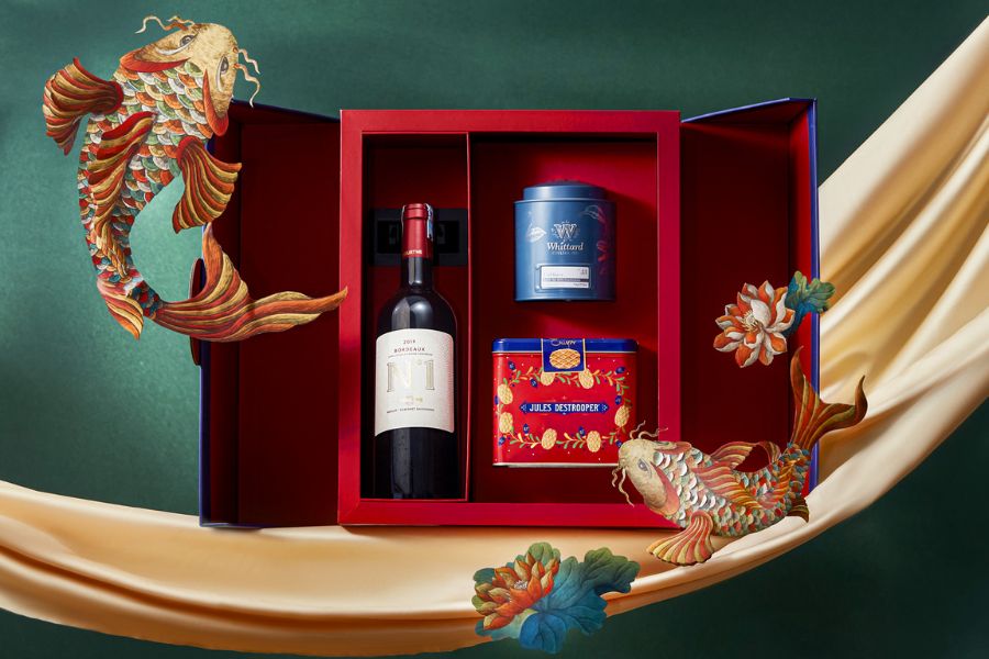 Tặng rượu vang nhập khẩu sang trọng cho sếp hoặc đối tác dịp Tết.