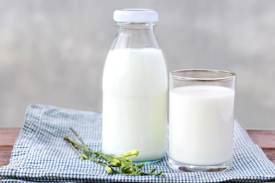 Sữa tươi cung cấp lượng lớn protein cho người gầy.