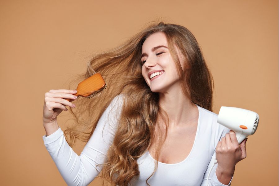 Biotin giúp cải thiện cấu trúc tóc mang đến mái tóc chắc khỏe.
