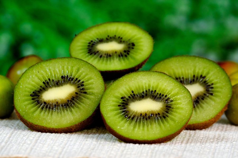 Kiwi - trái cây giàu protein, vitamin C được nhiều người yêu thích.