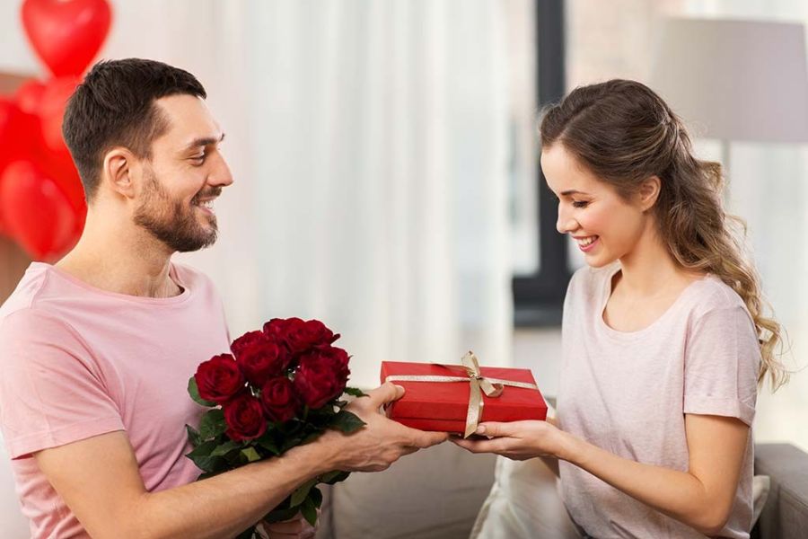 Lưu ý khi chọn quà Valentine cho vợ yêu.