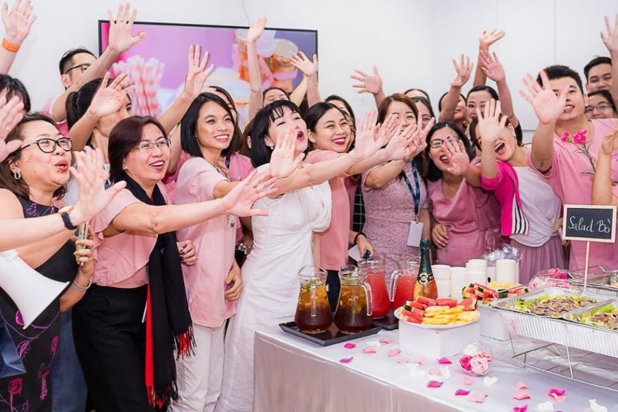 Một bữa tiệc nhỏ thân mật sẽ tạo gắn kết cho các chị em nhân viên.