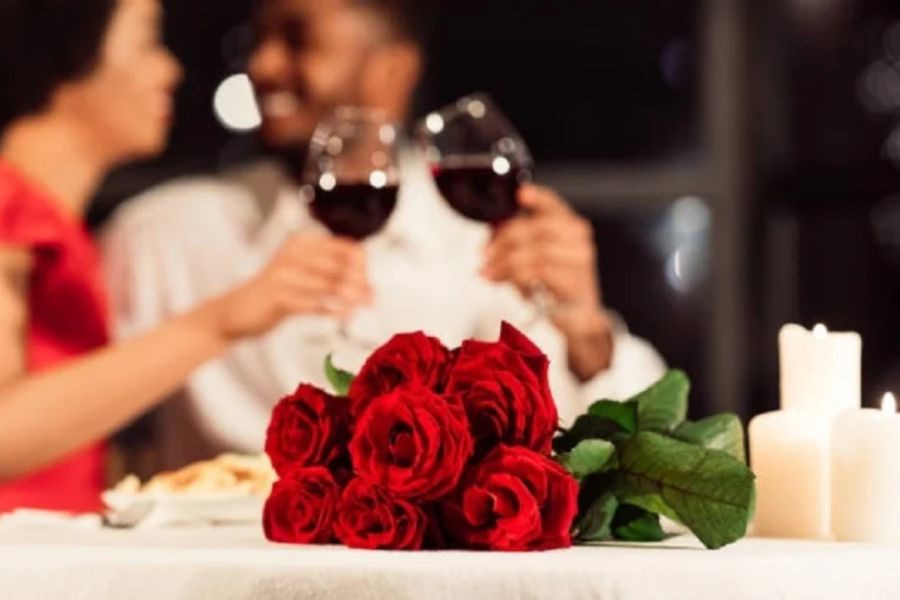 Tặng hoa hồng ngày Lễ tình nhân cũng rất được ưa chuộng.