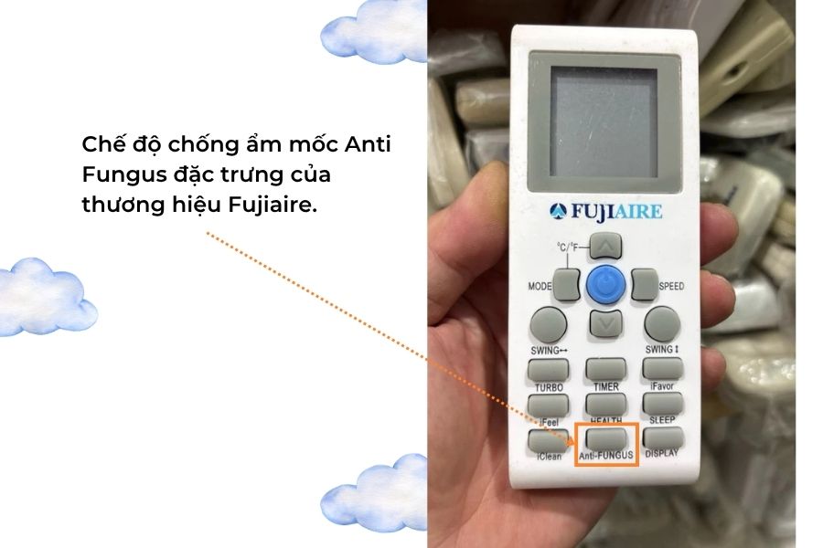 Chế độ chống ẩm mốc đặc trưng trên remote điều hòa thương hiệu Fujiaire.