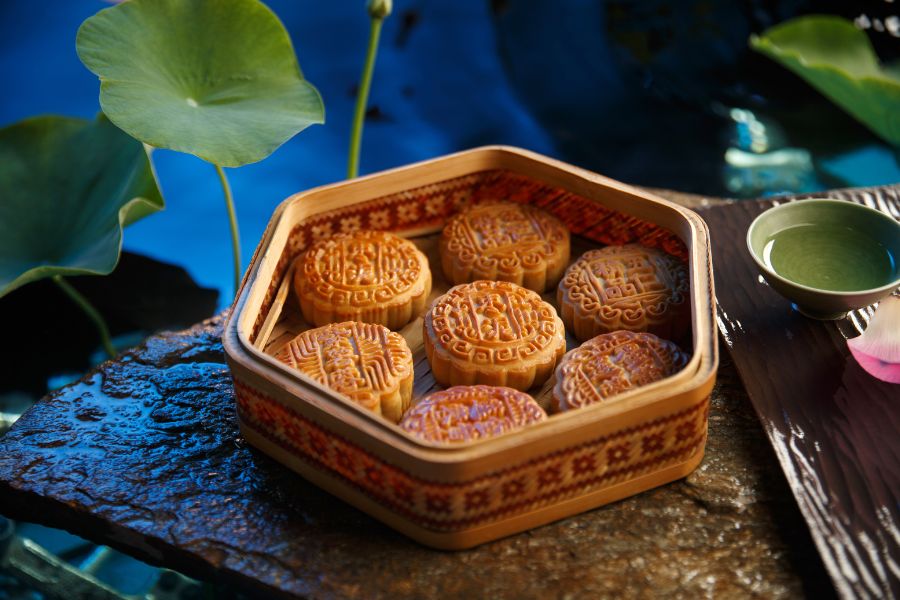 Set bánh Trung thu cao cấp dành tặng đối tác.