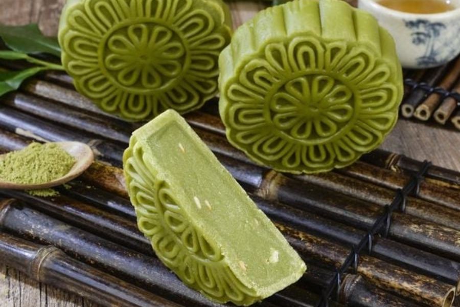 Bánh Trung thu nhân trà xanh matcha.