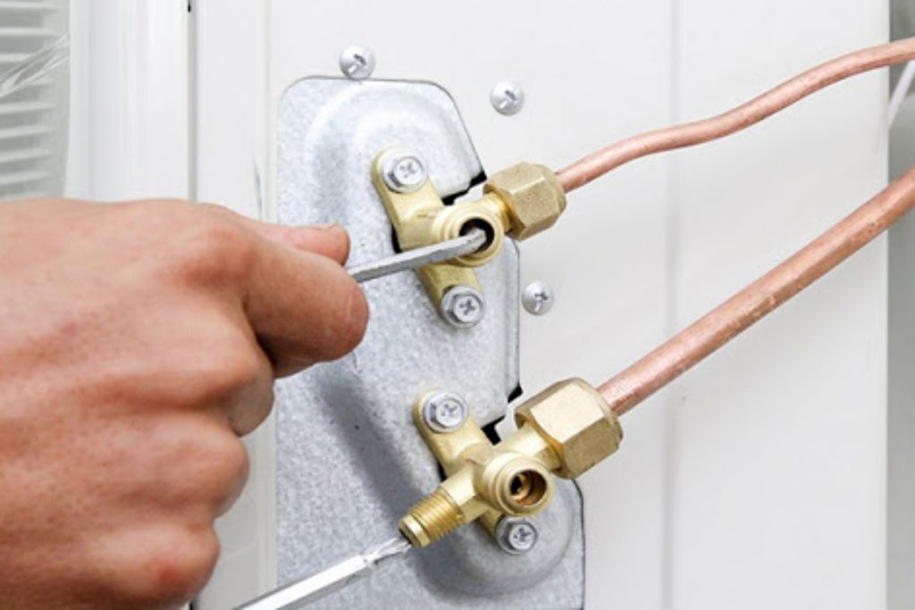 Khoá van nhỏ bằng mỏ lết 10 inch.