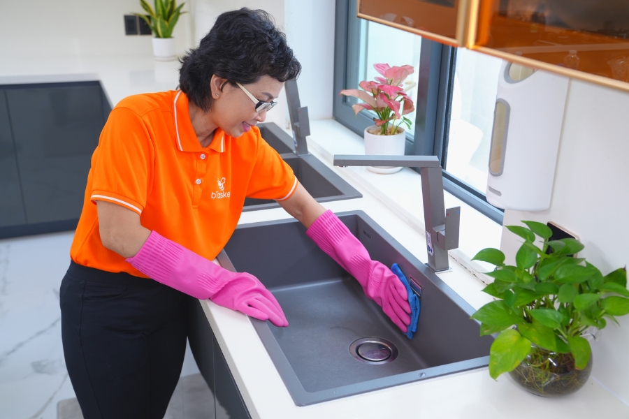 Minh hoạ công việc lau dọn, vệ sinh nhà cửa của Tasker bTaskee.