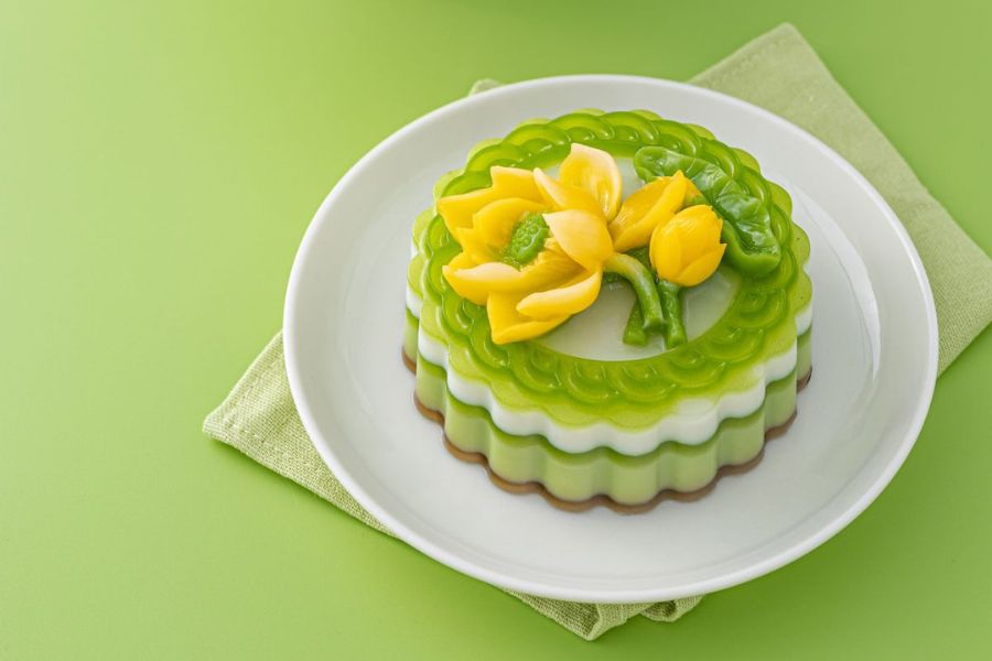 Những chiếc bánh Trung thu rau câu mát lạnh, bắt mắt.