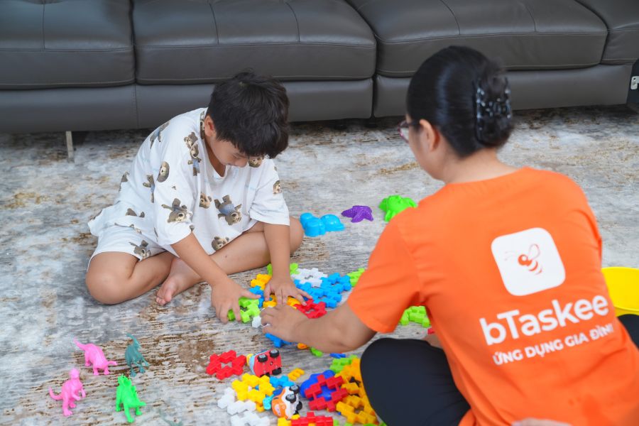 bTaskee chia sẻ từ kinh nghiệm trông trẻ tại nhà nhiều năm.