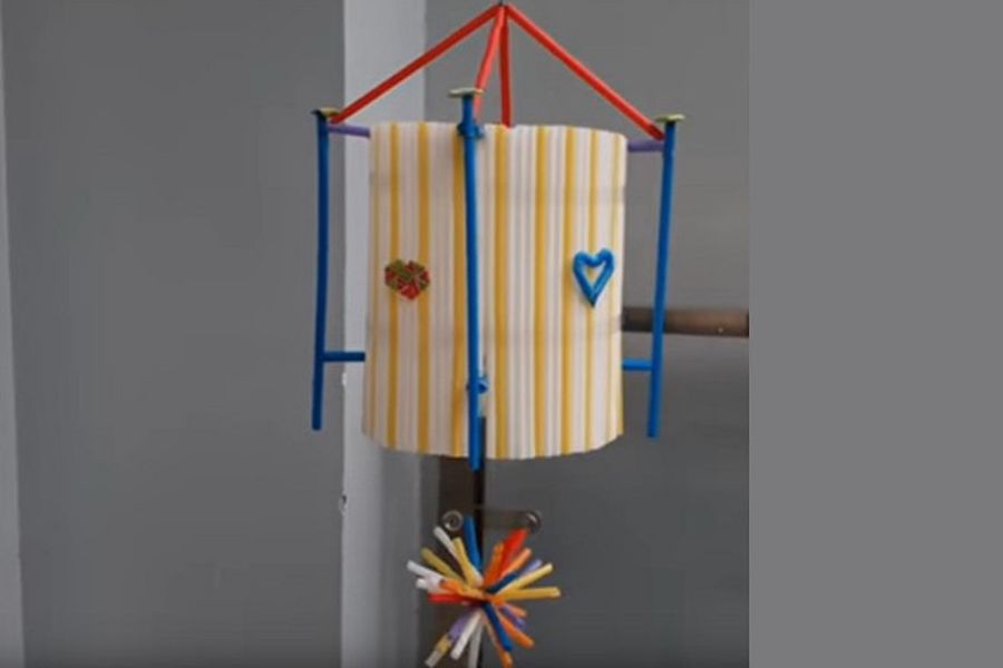 Một mẫu đèn xinh xắn khác làm từ ống hút.