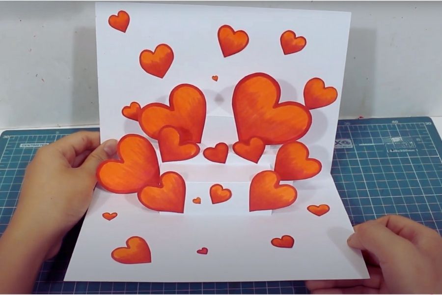 Chiếc thiệp 3d trái tim từ giấy a4 dành tặng thầy cô nhân ngày 20/11.