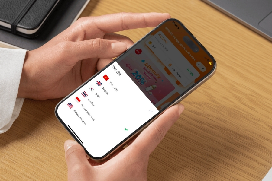 Giao diện ứng dụng hỗ trợ khách hàng đa ngôn ngữ.