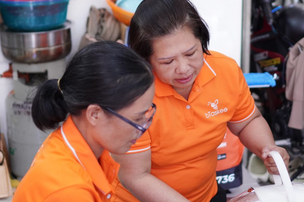 Không cần chức danh, cô Hạnh luôn giảng dạy và trao cơ hội trưởng thành cho những người làm nghề giúp việc.