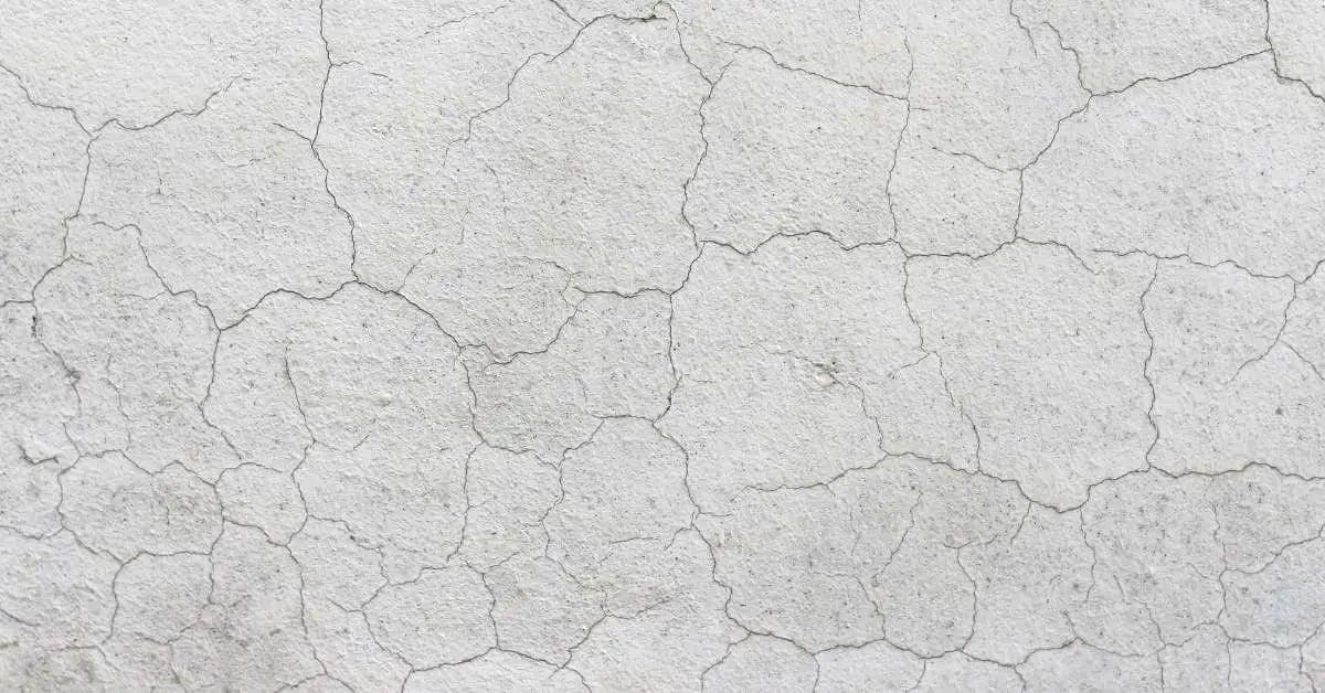 Retak peta (map cracking) pada tembok