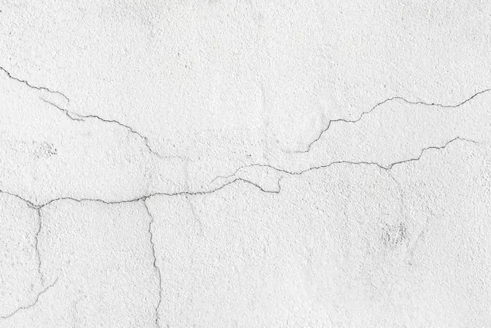 Retak rambut pada tembok