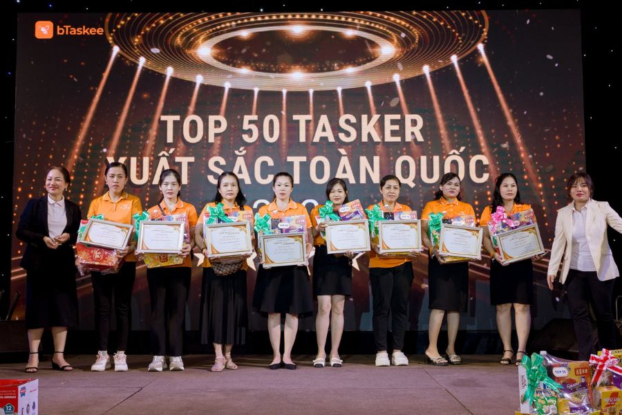 Buổi Gala cuối năm để tôn vinh những chị Ong cam xuất sắc.