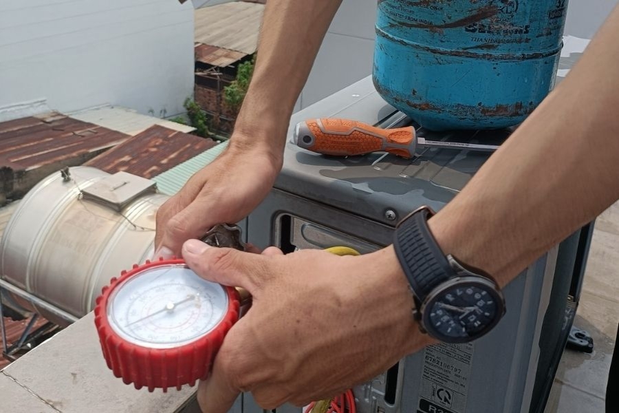 Hỗ trợ bơm gas nếu cần nạp thêm.