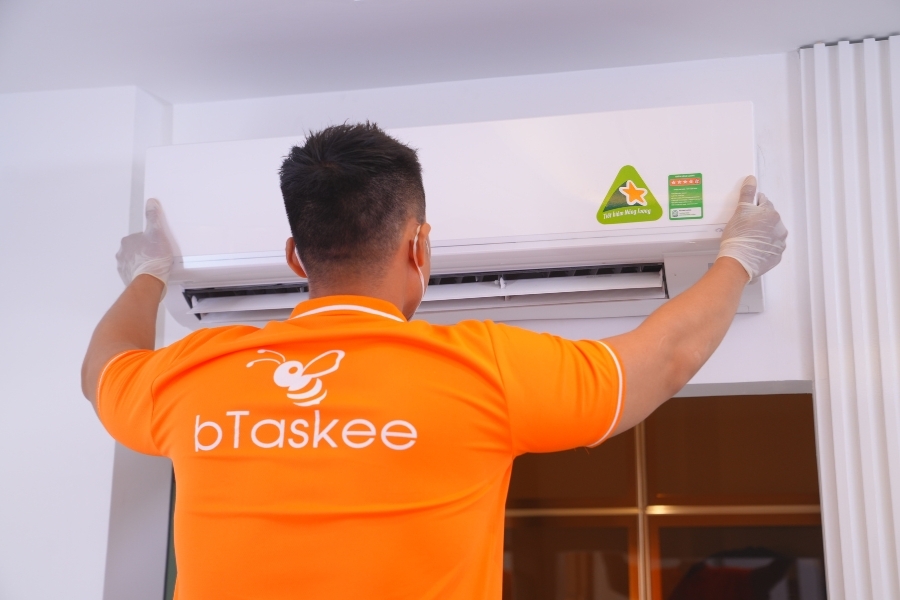 Tasker vệ sinh máy lạnh của bTaskee phải xác minh danh tính và lý lịch đầy đủ.